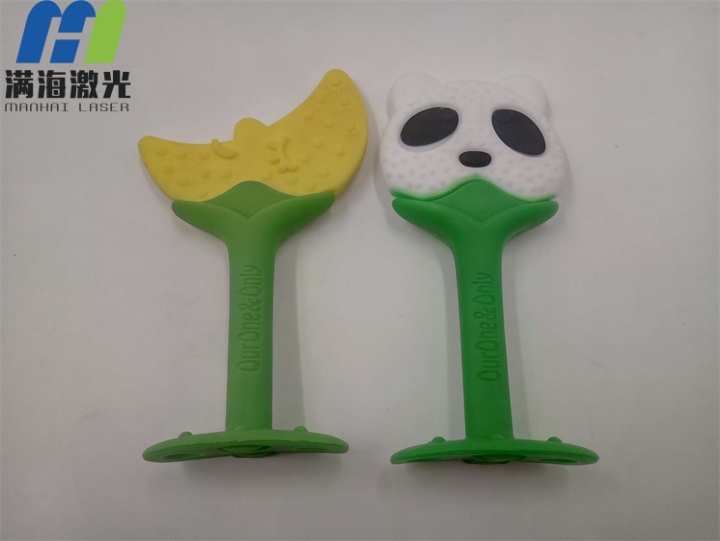 硅膠類(lèi)兒童磨牙棒激光刻字