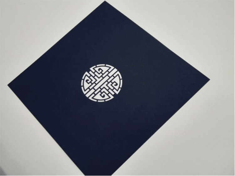 中國(guó)書(shū)畫(huà)畫(huà)冊(cè)封面激光切割