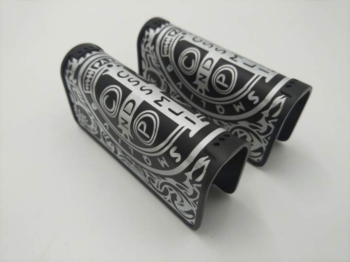 氧化鋁點煙器外殼旋轉(zhuǎn)激光鐳雕加工