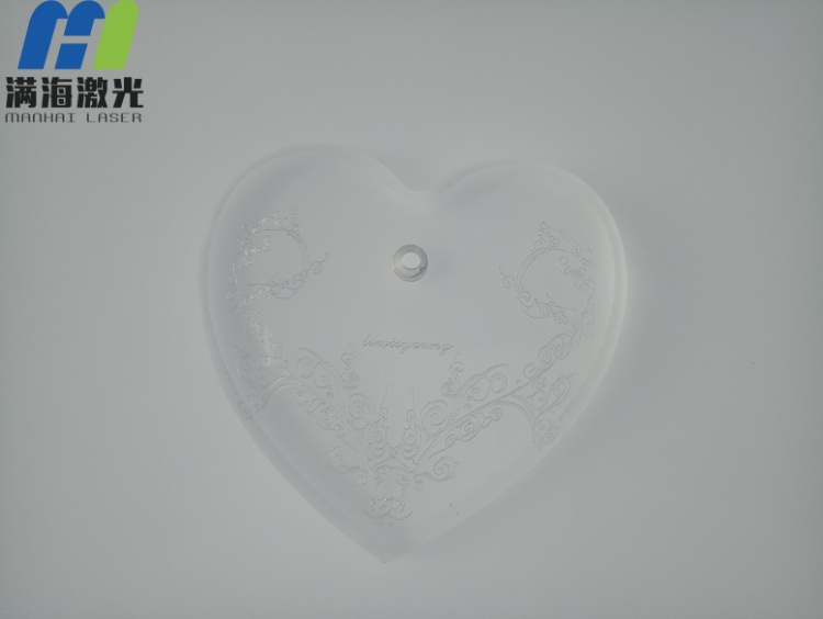 心型亞克力禮品激光雕刻加工